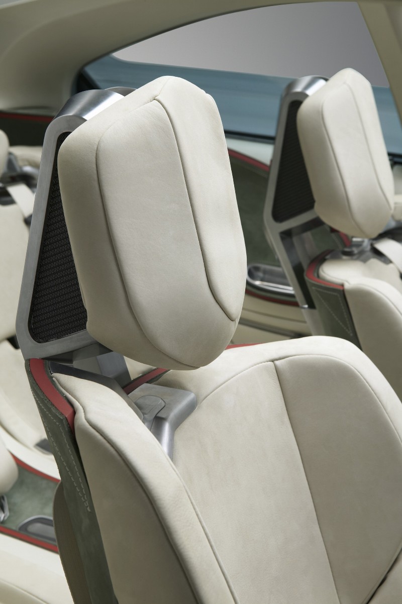 chevy_Volt_Slvr_A_manu-07_i02-800.jpg